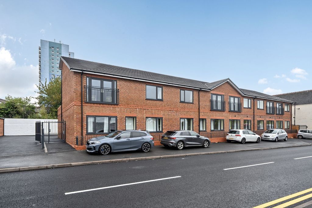 Property photo 2 of 15