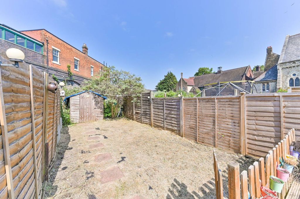 Property photo 1 of 8