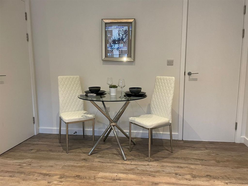 Property photo 3 of 9 Diningarea.Jpg
