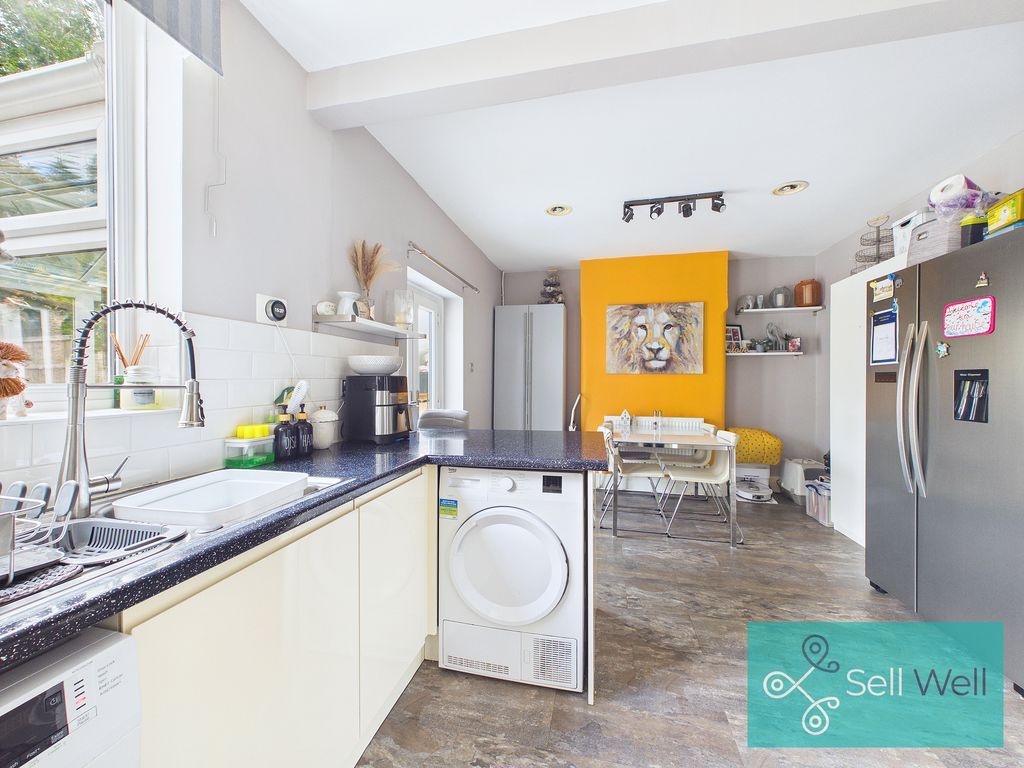 Property photo 3 of 24 Kitchen Diner