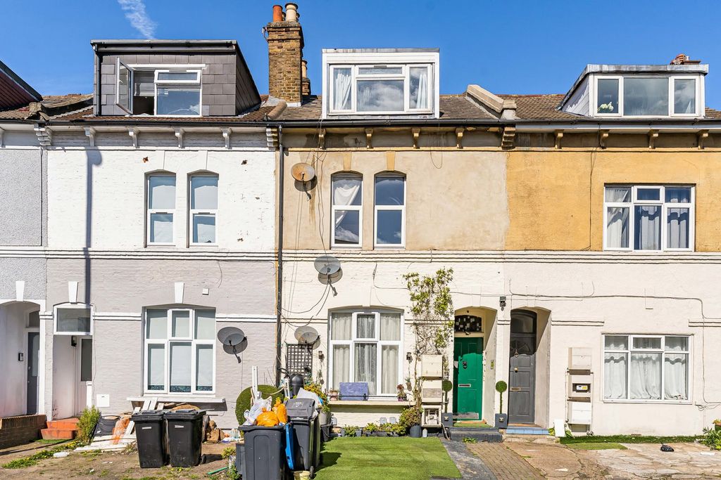 Property photo 1 of 12 Exterior