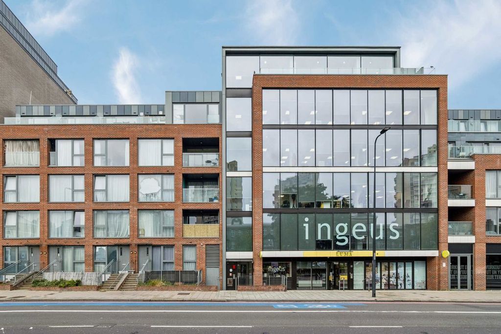 Property photo 2 of 8