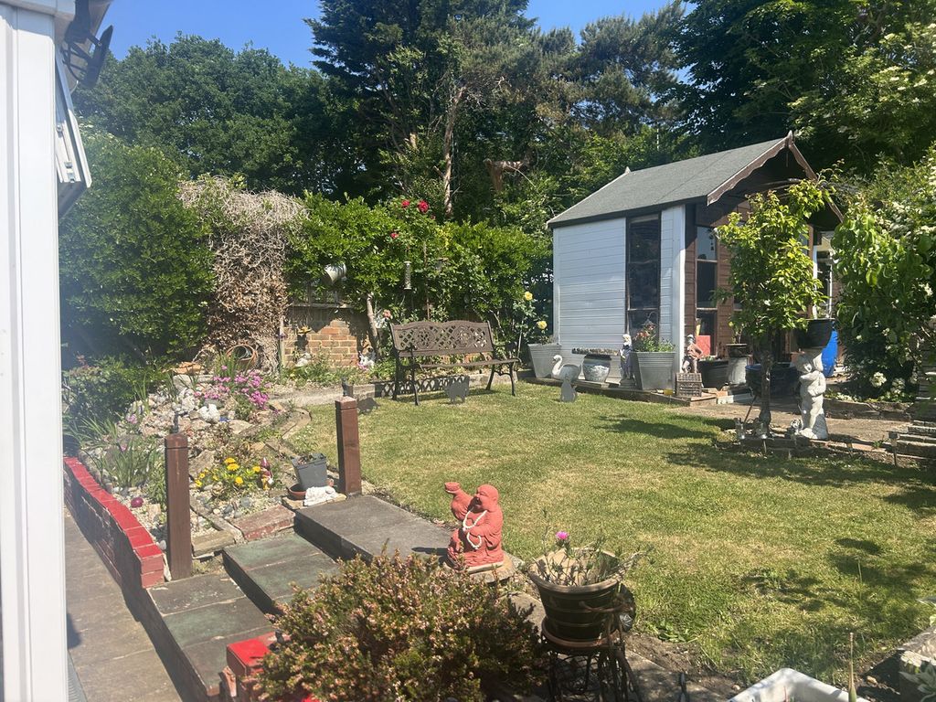 Property photo 3 of 28