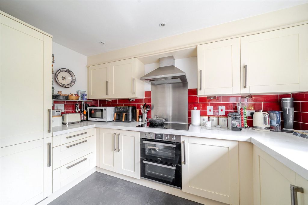 Property photo 3 of 27 Picture No. 05