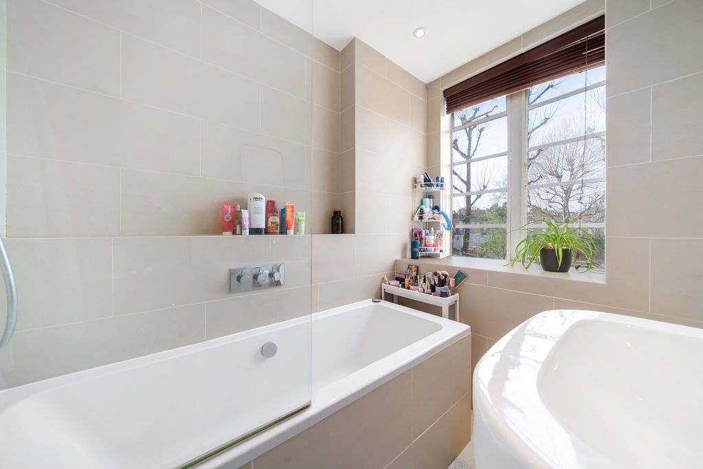 Property photo 3 of 8 Photo 1