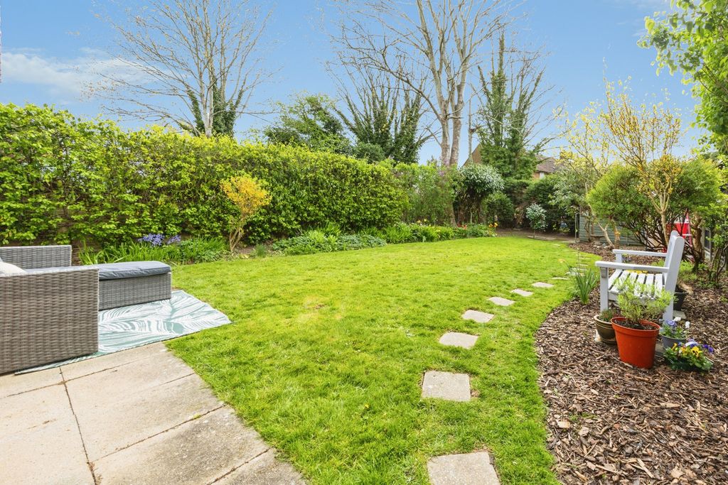 Property photo 2 of 27