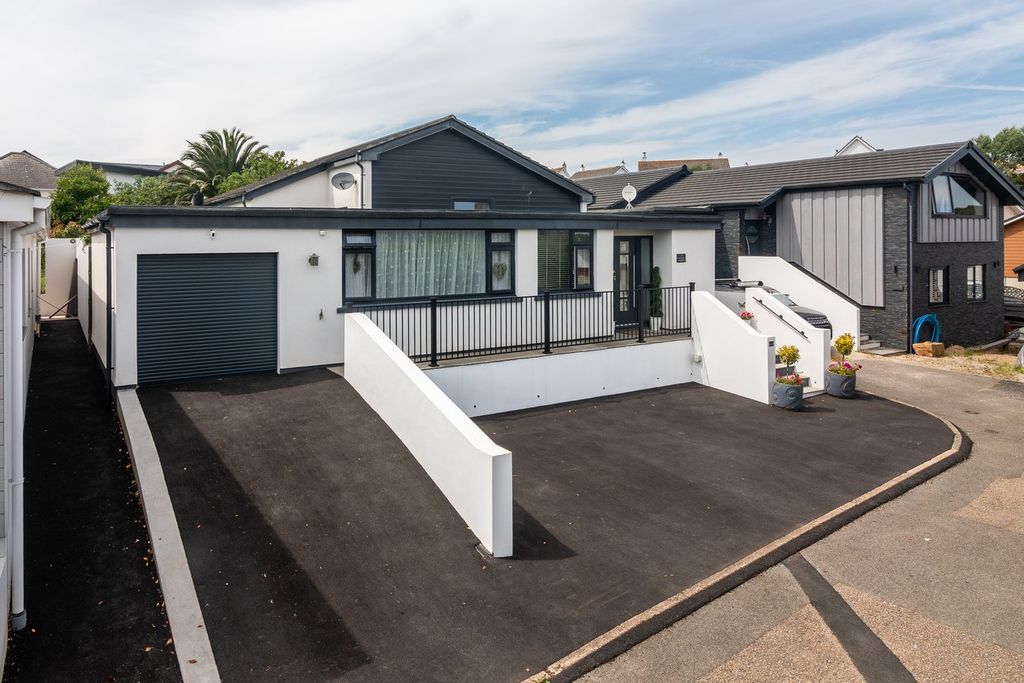 Property photo 1 of 28