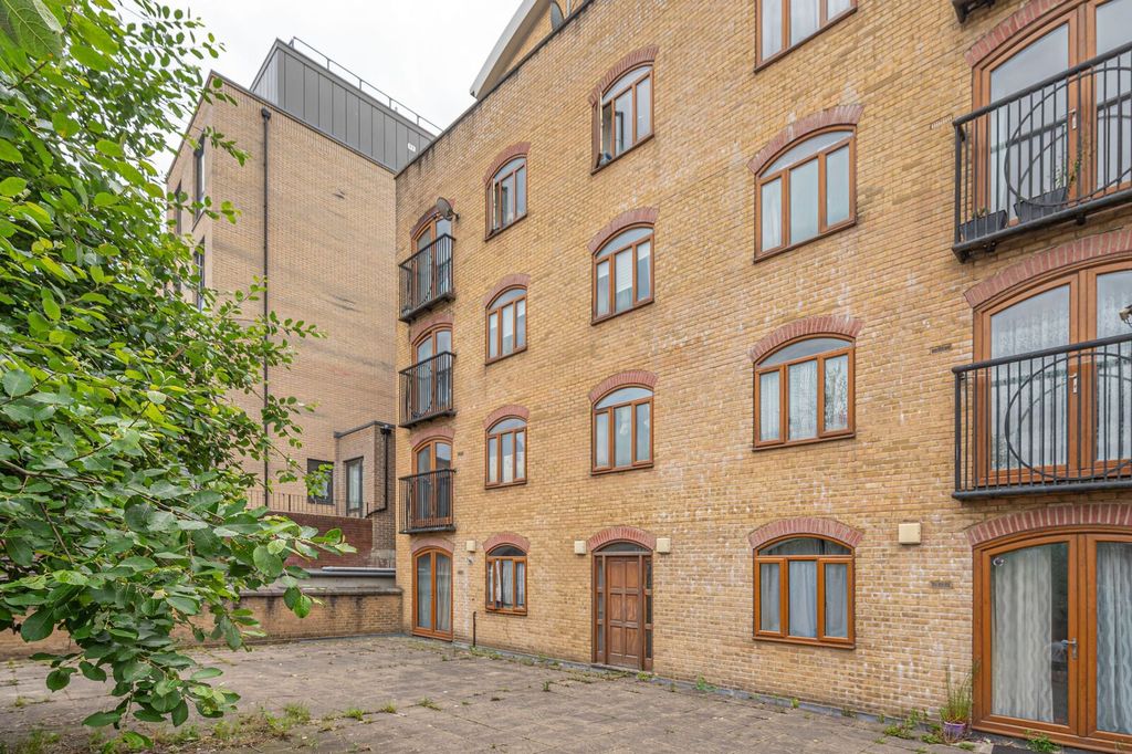 Property photo 3 of 12