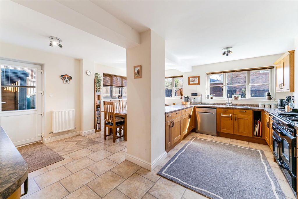 Property photo 3 of 30 Kitchen/Dining Room