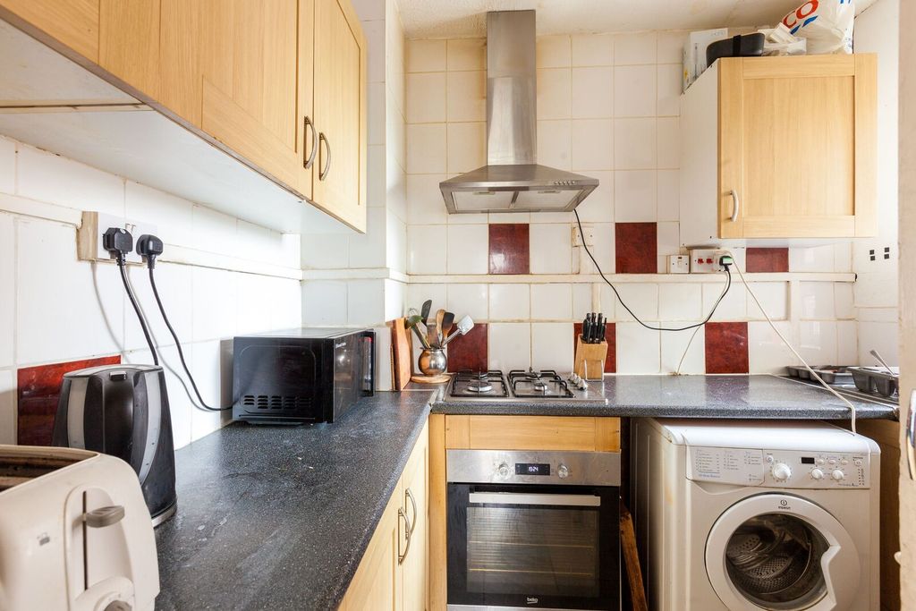 Property photo 2 of 6