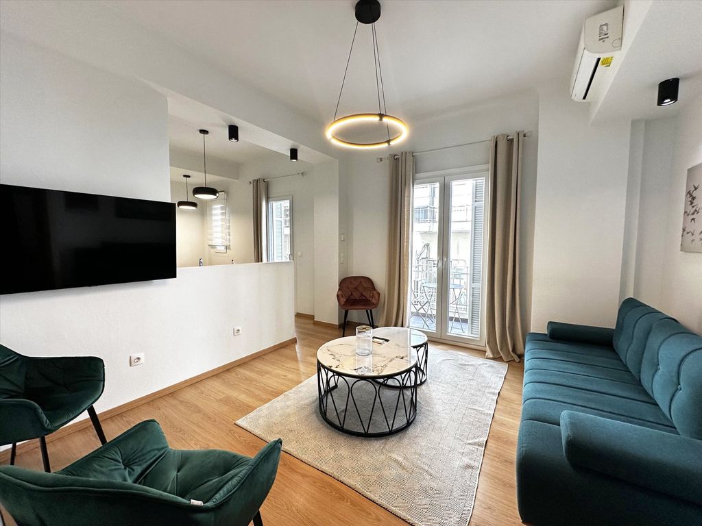 Property photo 1 of 17 Aristotelous Square Apartment