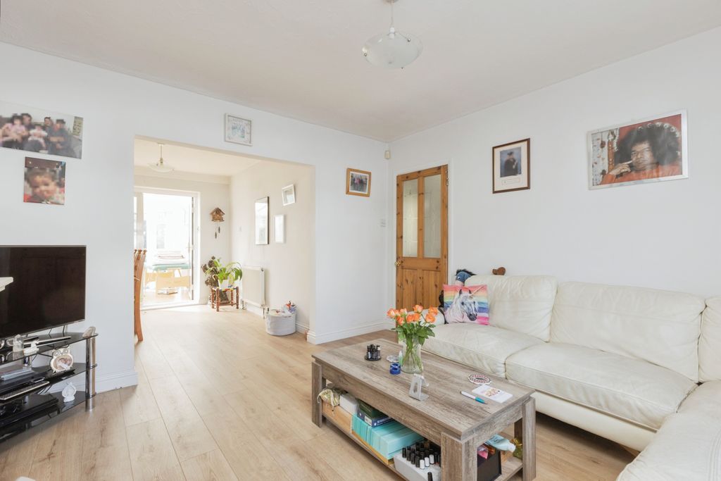 Property photo 2 of 16 Photography