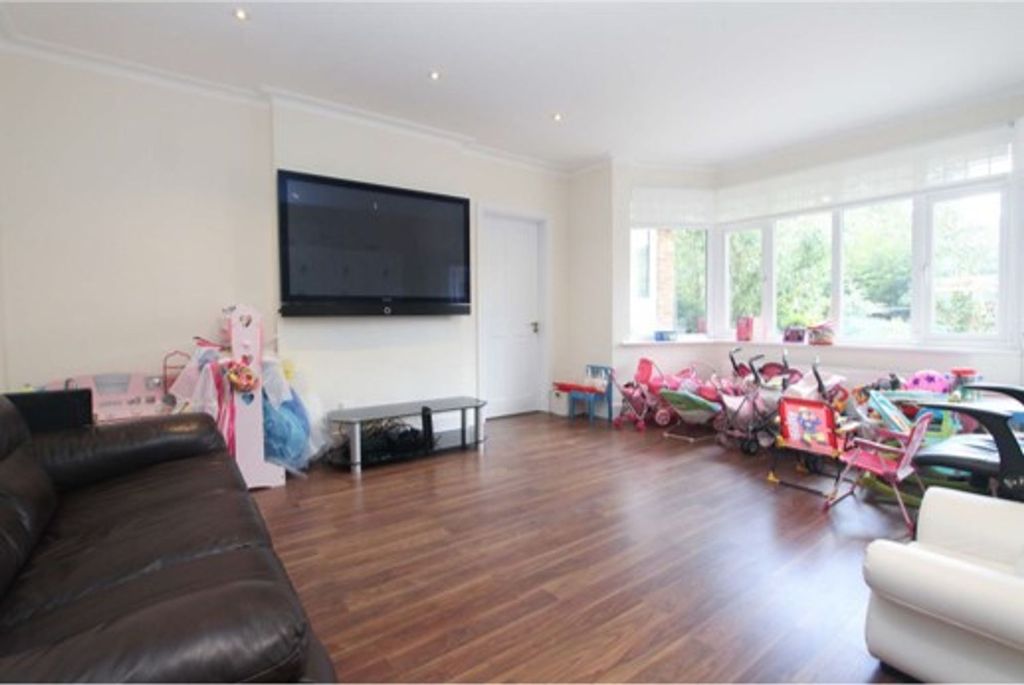 Additional image 7 of 5 bed detached house for saleOakleigh Gardens, Edgware HA8