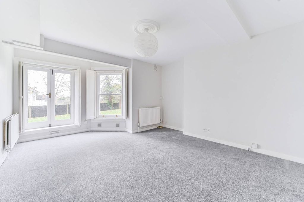 Property photo 3 of 9