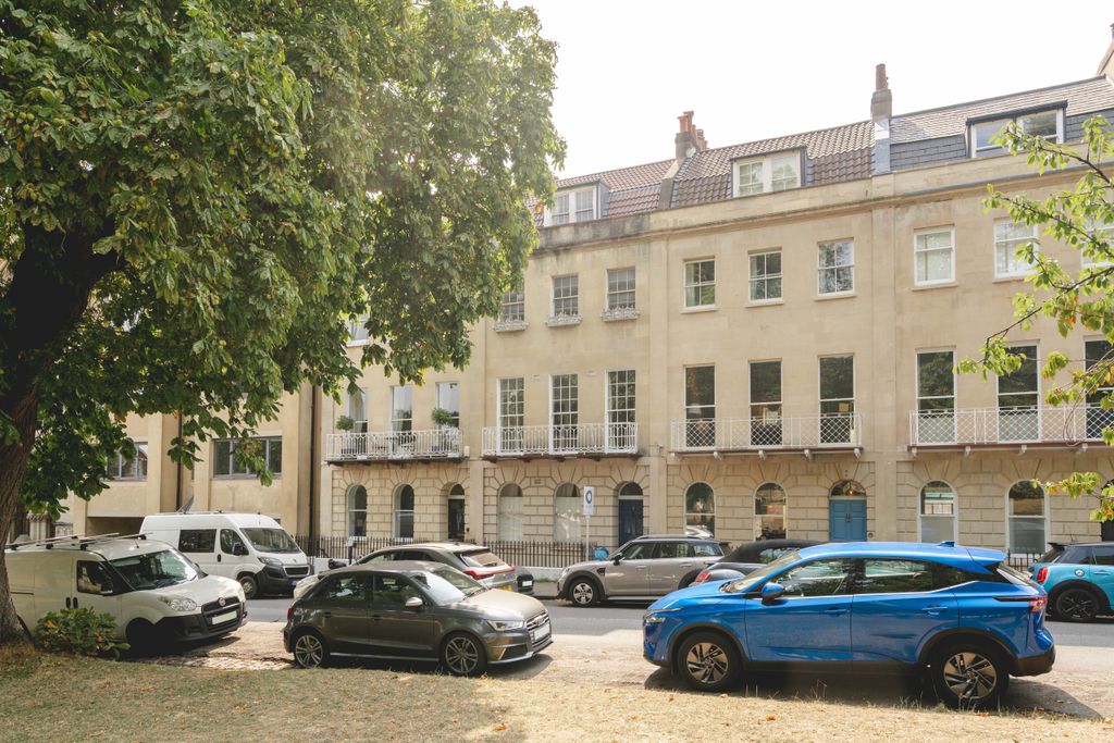 Property photo 2 of 10 12