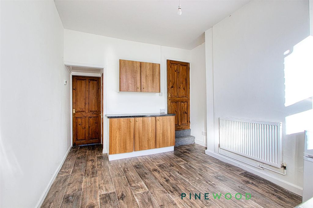 Property photo 3 of 11 Kitchen Diner