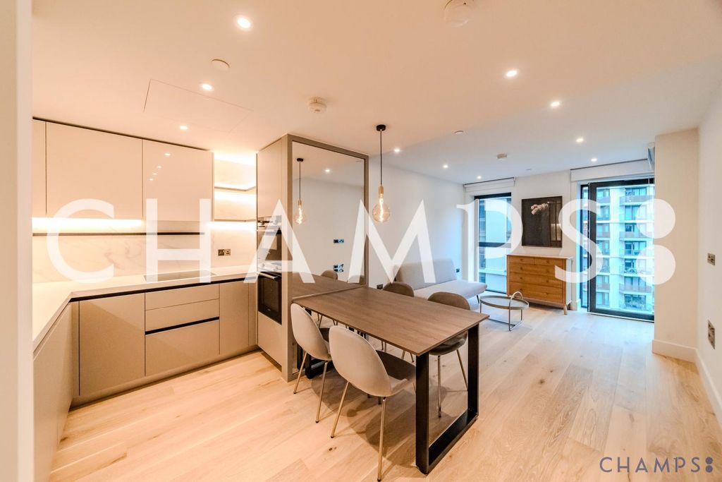 Property photo 1 of 4 1Bed For Rent In White City Living