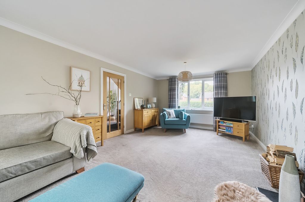 Property photo 2 of 13 1343166-30-68A4Bc...