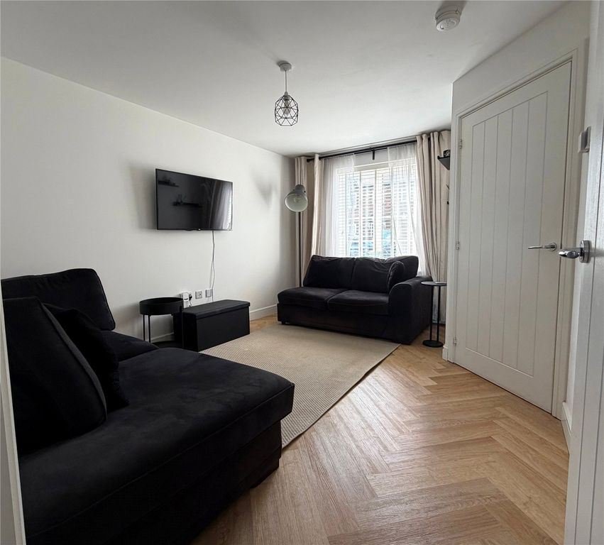 Property photo 2 of 18 Picture No. 21