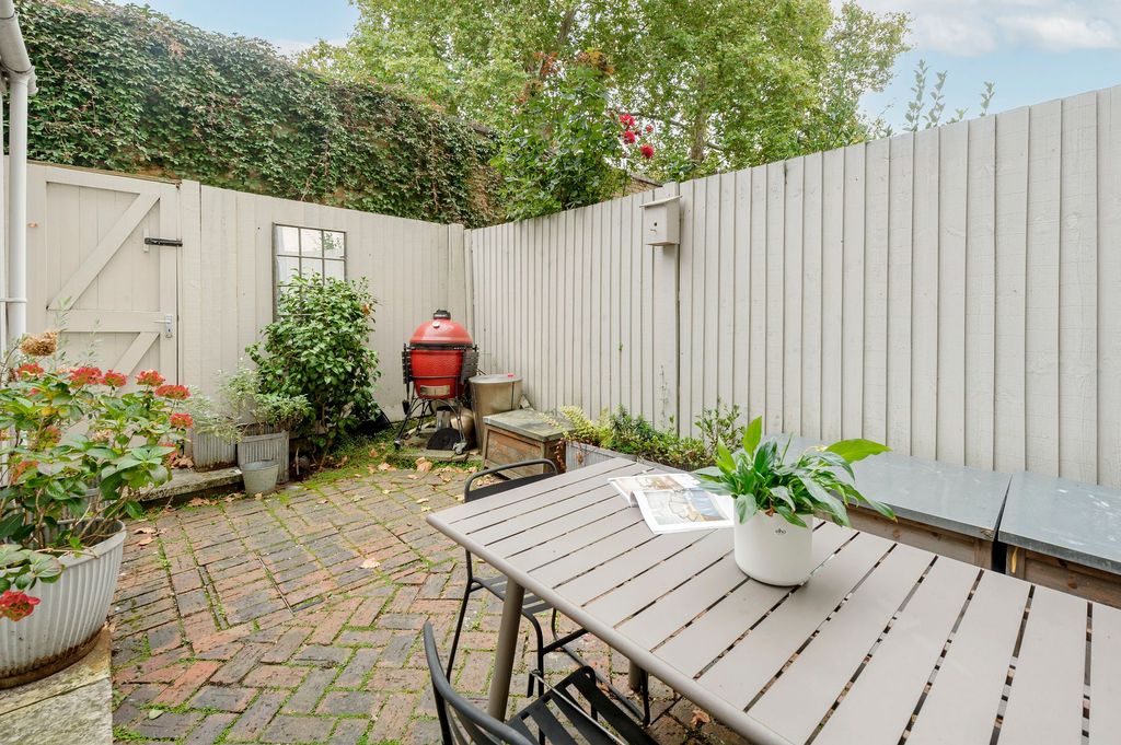 Property photo 3 of 19
