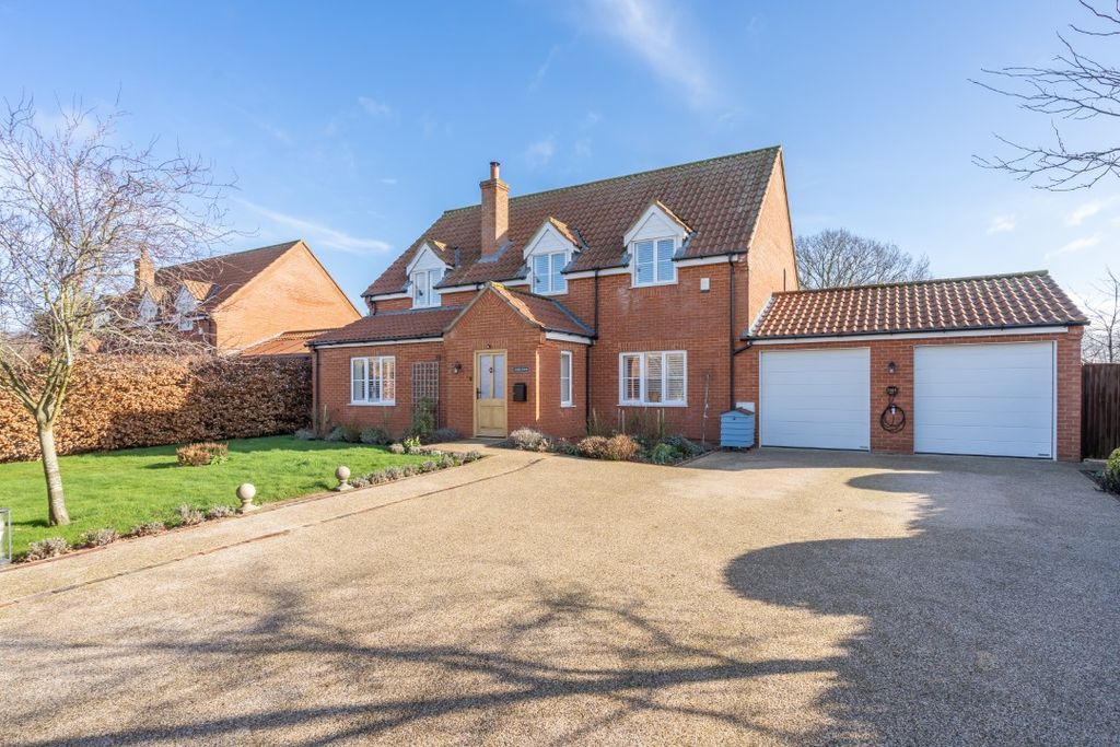 Property photo 1 of 28