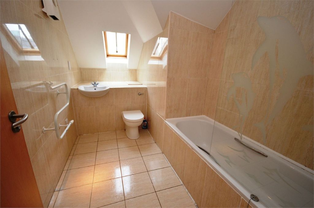 Property photo 3 of 8
