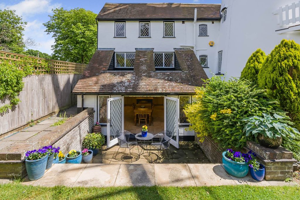 Property photo 2 of 37