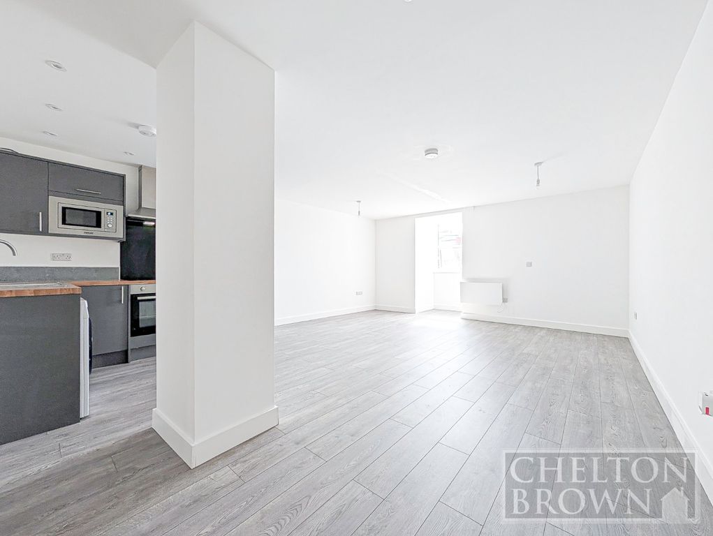 Property photo 3 of 13 Living Space