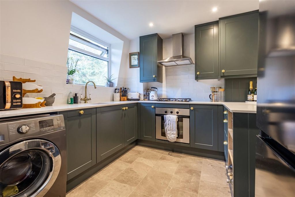 Property photo 3 of 13 7 The Plain (4).Jpg