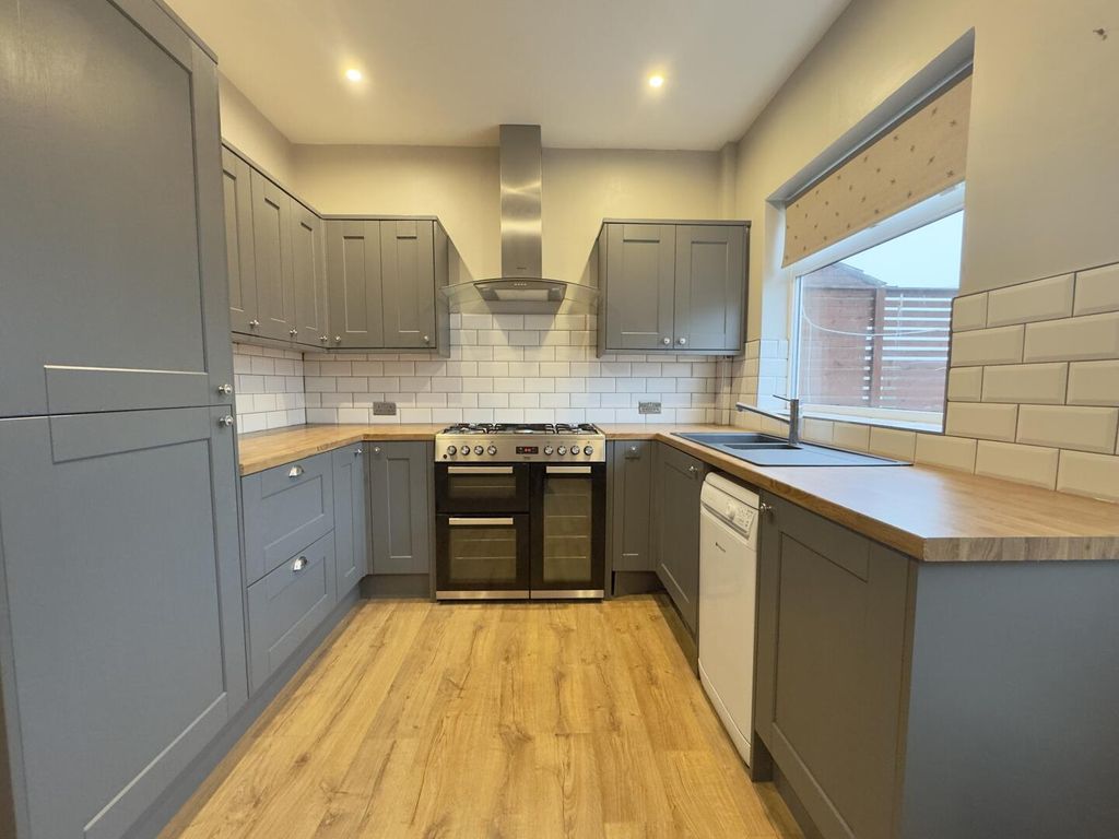 Property photo 1 of 17 Kitchen/Diner