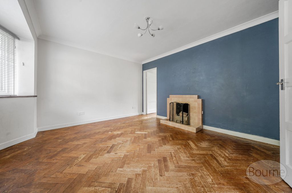 Property photo 2 of 21 0F4B6243-E084-41A...