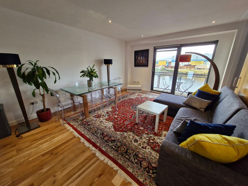 Property photo 2 of 5 Lounge
