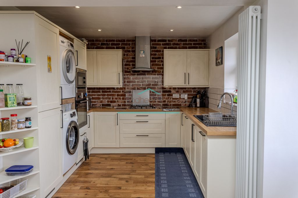Property photo 3 of 9 FM4A8173-Hdr