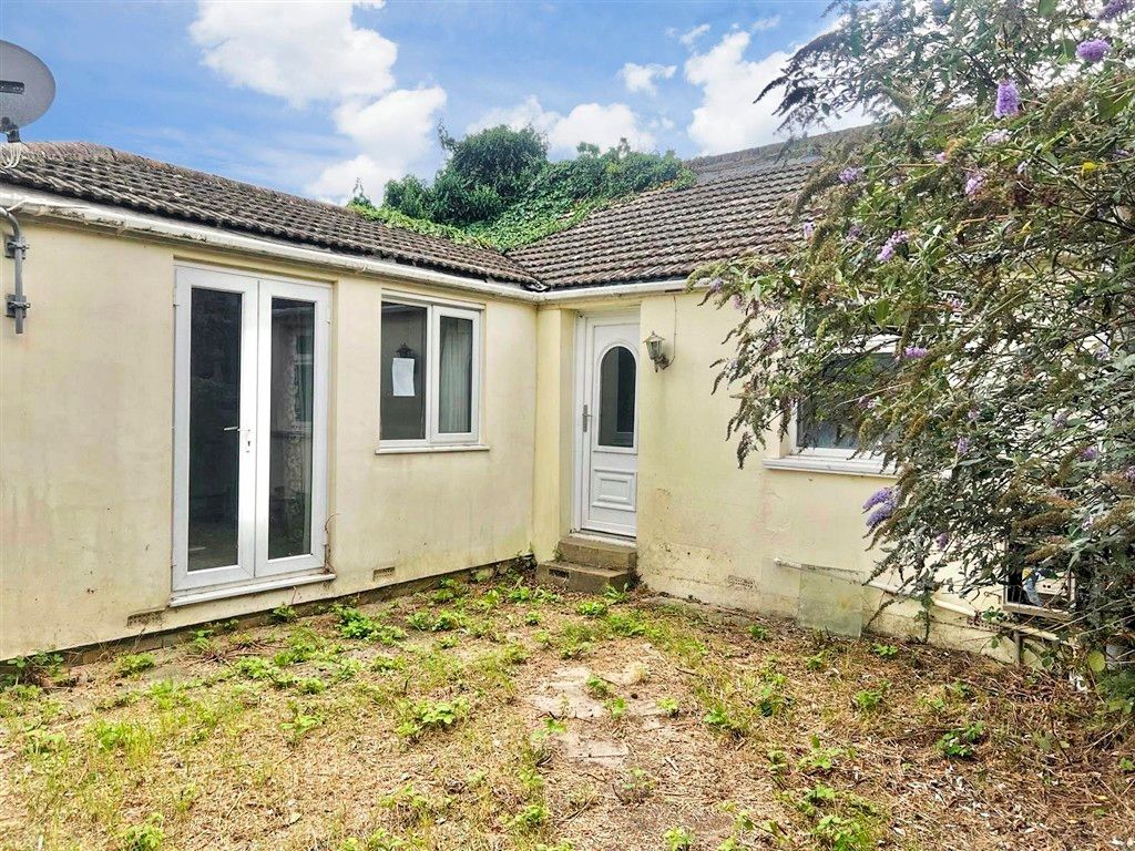 Property photo 1 of 7 Front