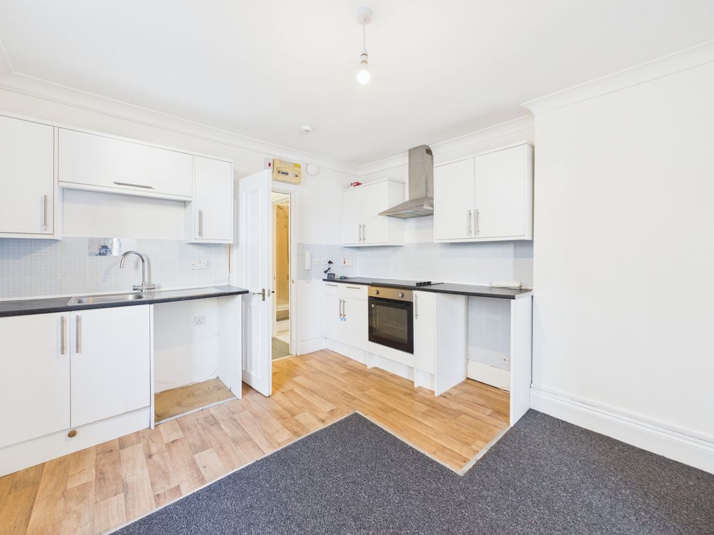 Property photo 3 of 14 Cam03974G0-Pr0299-Still007