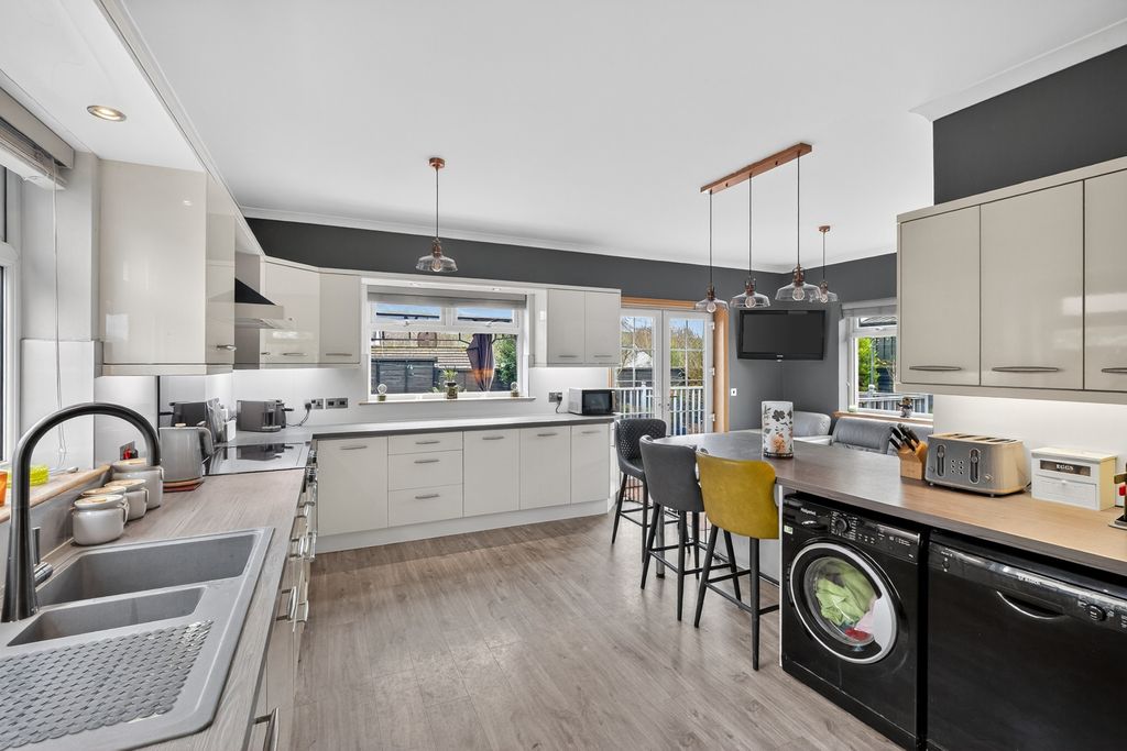 Property photo 3 of 23 Photo