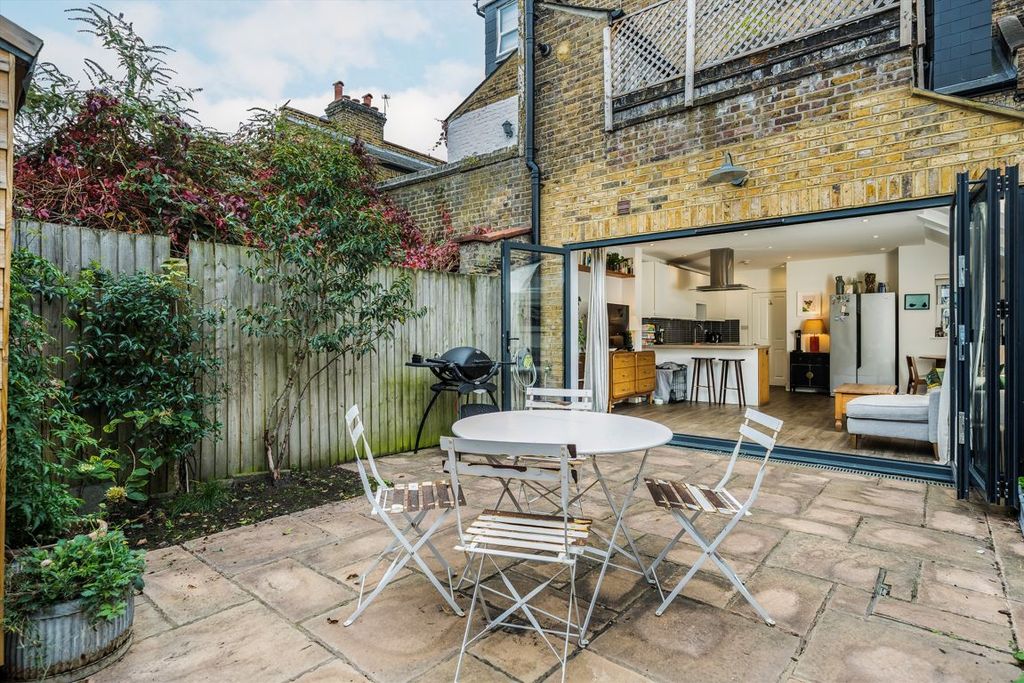 Property photo 2 of 6