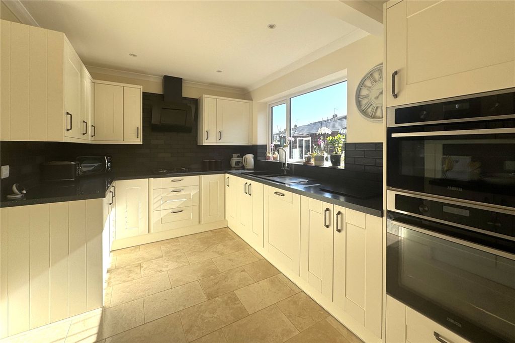 Property photo 3 of 13 Picture No. 04