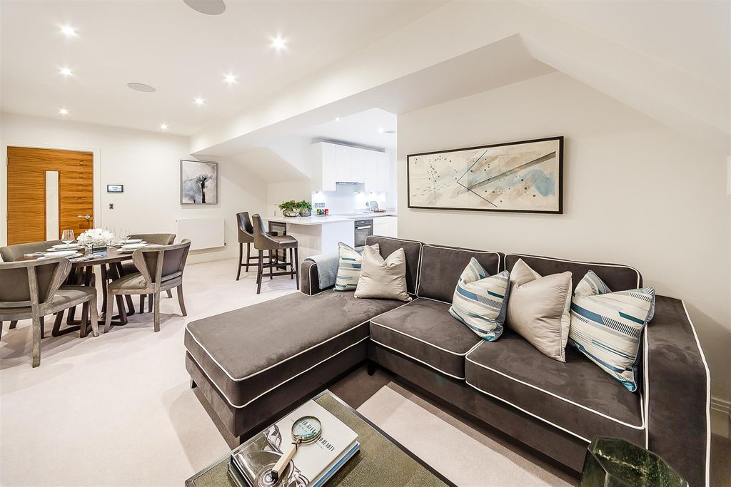 Property photo 1 of 16 8317875-Interior18.Jpg
