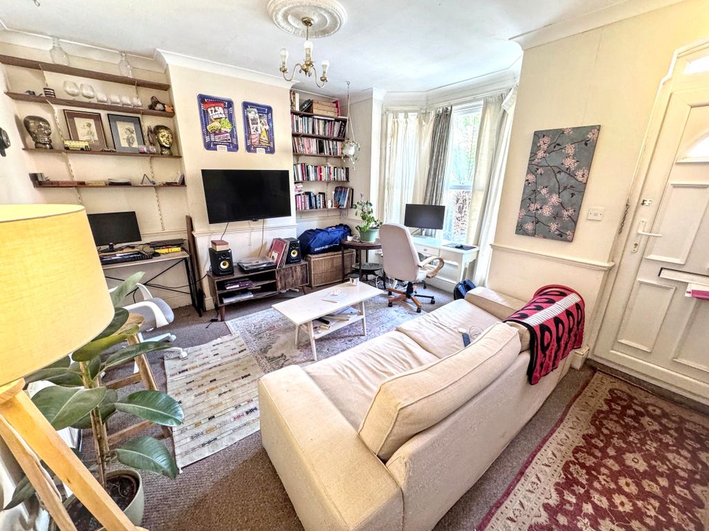 Property photo 2 of 17