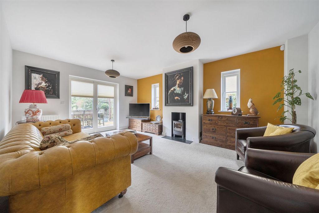 Property photo 2 of 20