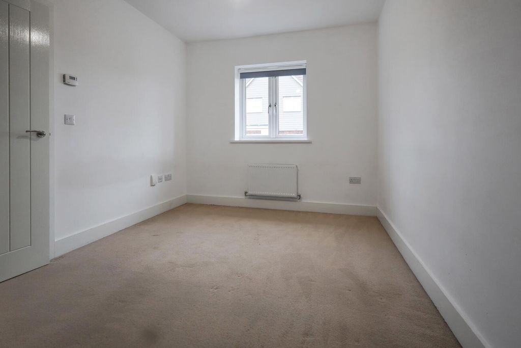 Property photo 3 of 13 Bedroom