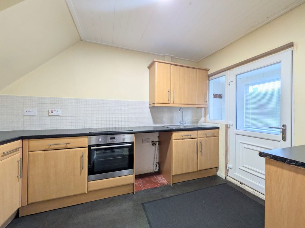 Property photo 3 of 7 41B819Aa-8c4B-40Bf-A1d7-3Ebe257A335F