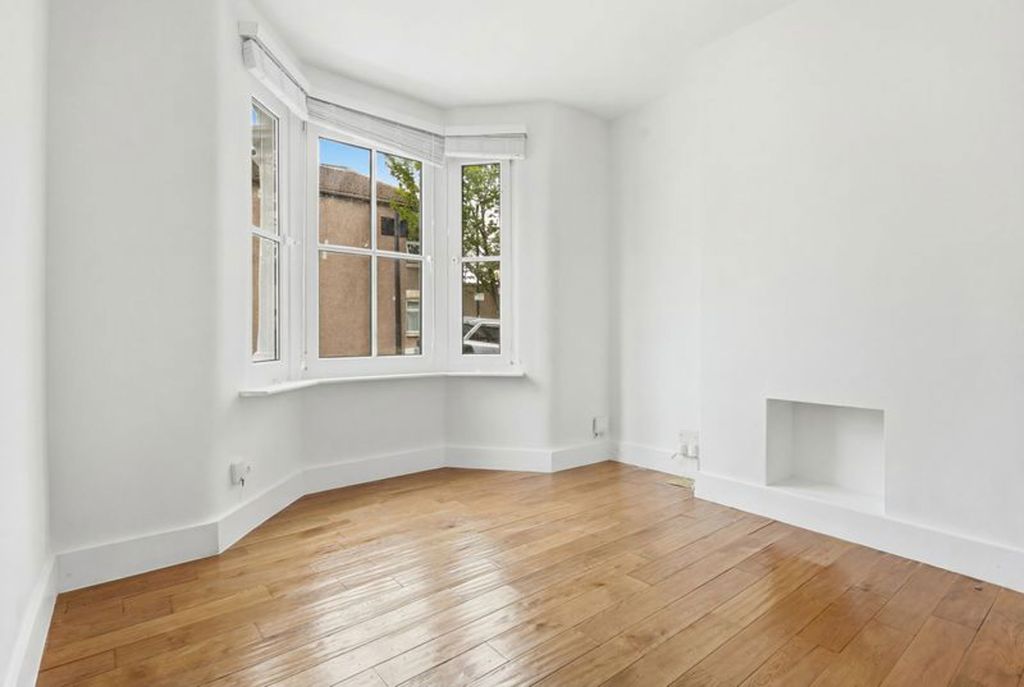 Property photo 3 of 19 Photo 3