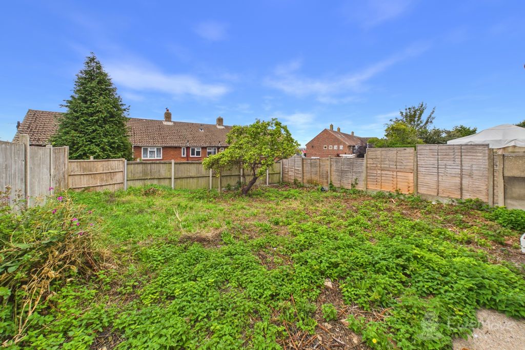 Property photo 3 of 16 Garden