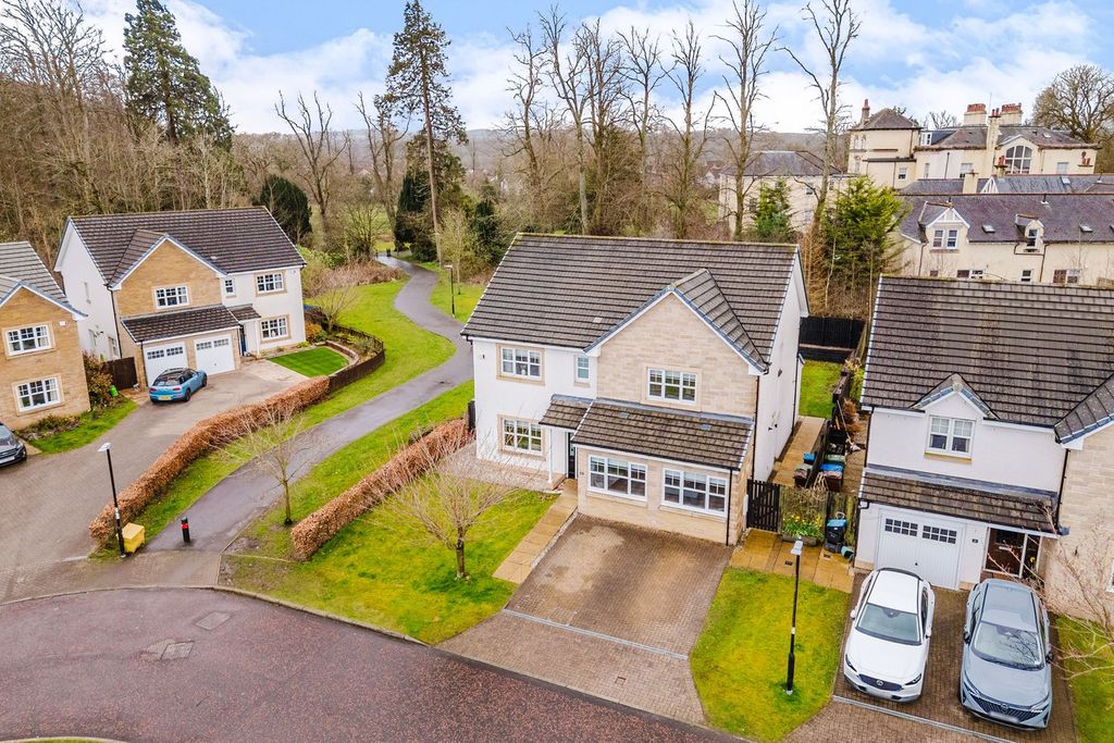 Property photo 1 of 39