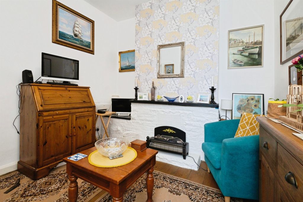 Property photo 3 of 17