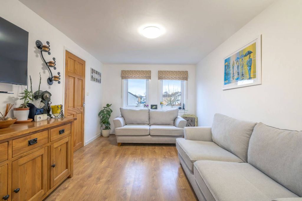 Property photo 3 of 24