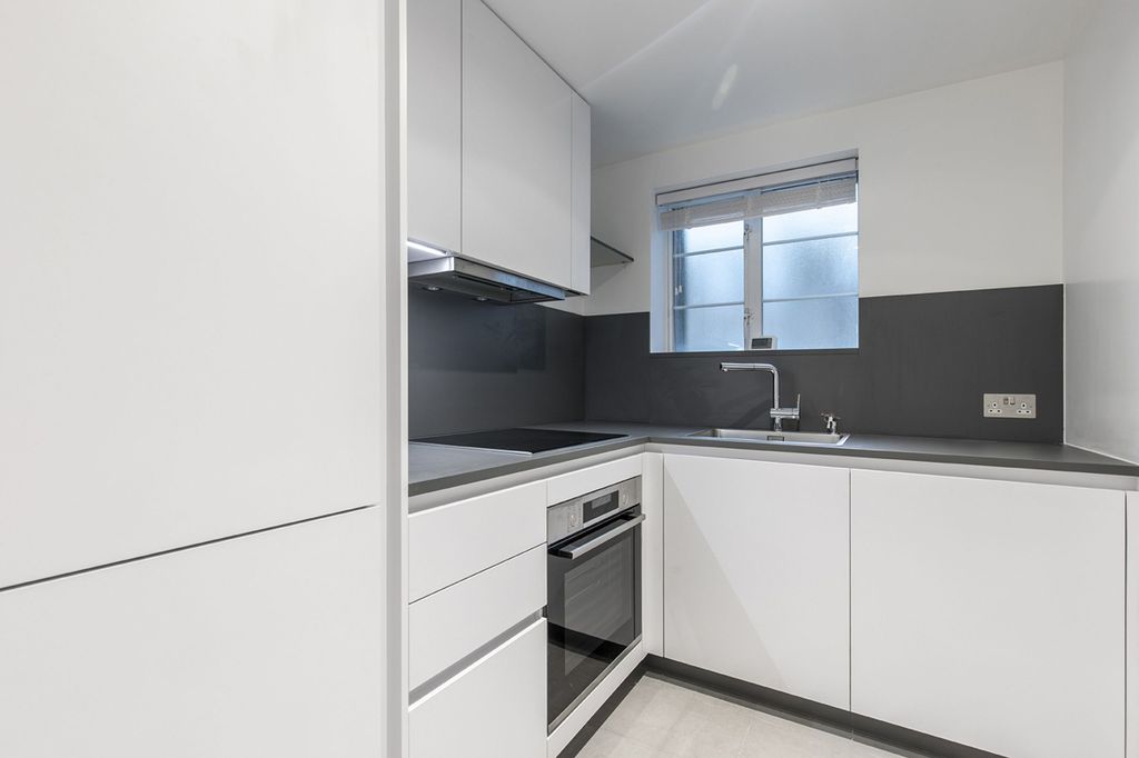 Property photo 1 of 10 Kitchen (Example)