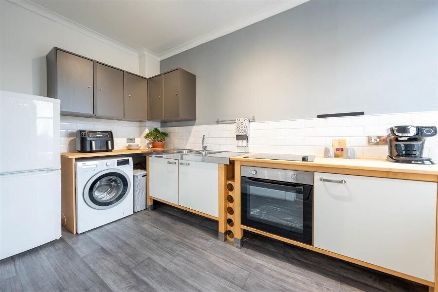 Property photo 2 of 10 Kitchen